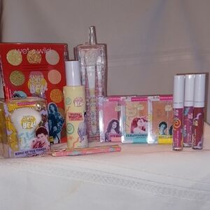 14 Piece Wet n Wild Saved by the Bell Makeup Collection